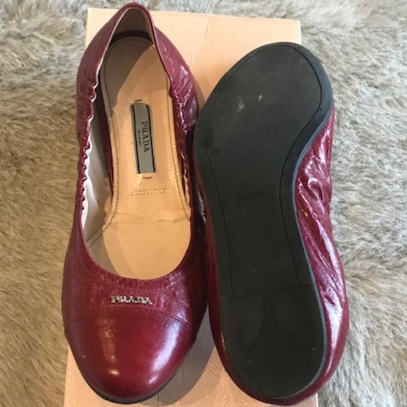 Red flats - Picture 2 of 3